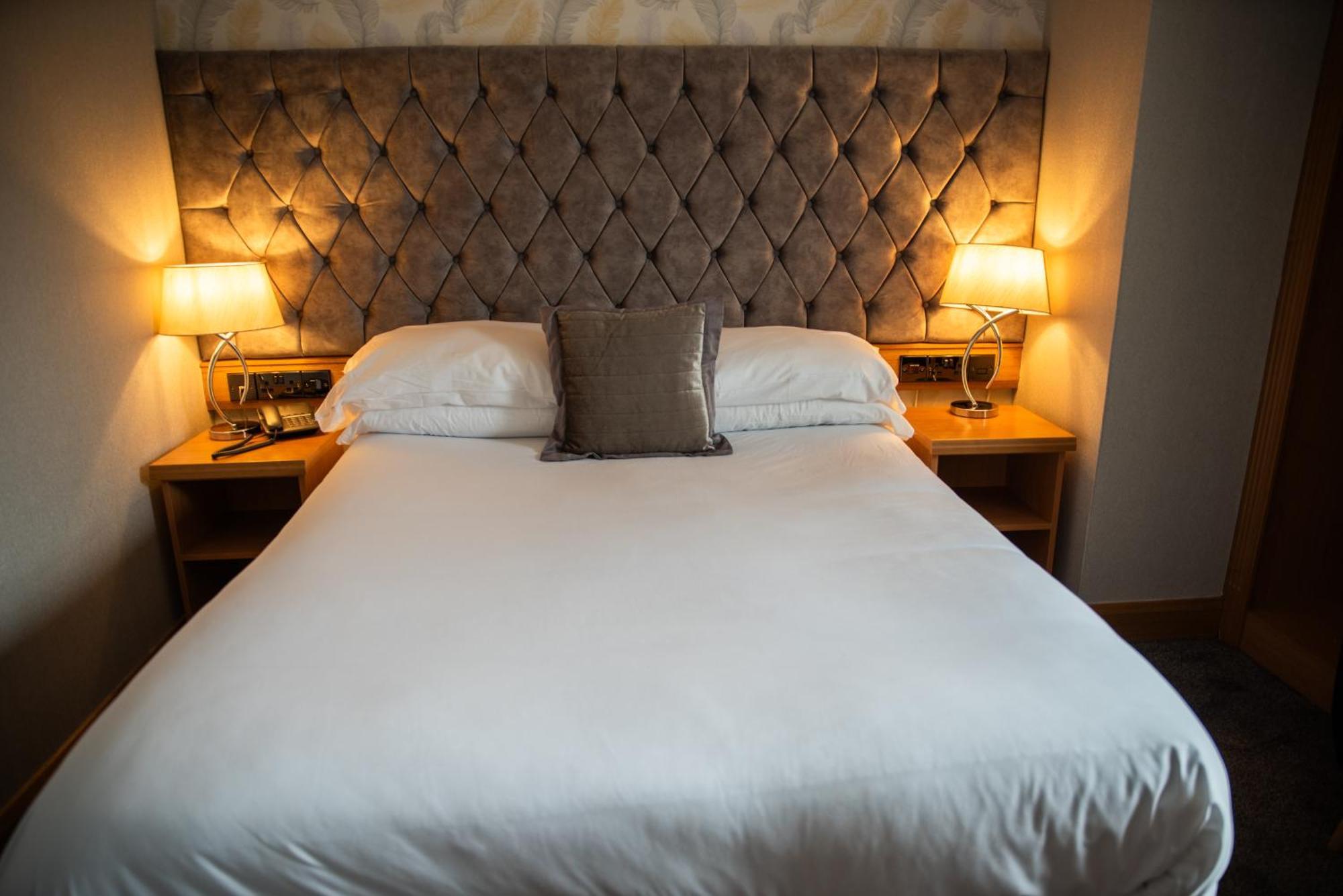 The Royal Hotel Cookstown Eksteriør billede