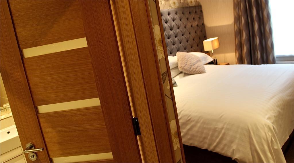 The Royal Hotel Cookstown Eksteriør billede