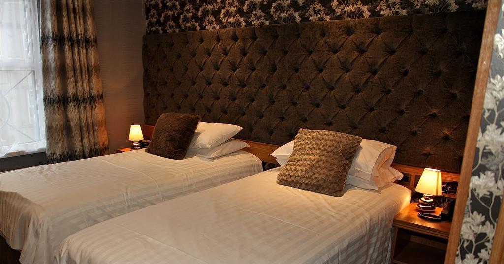 The Royal Hotel Cookstown Eksteriør billede