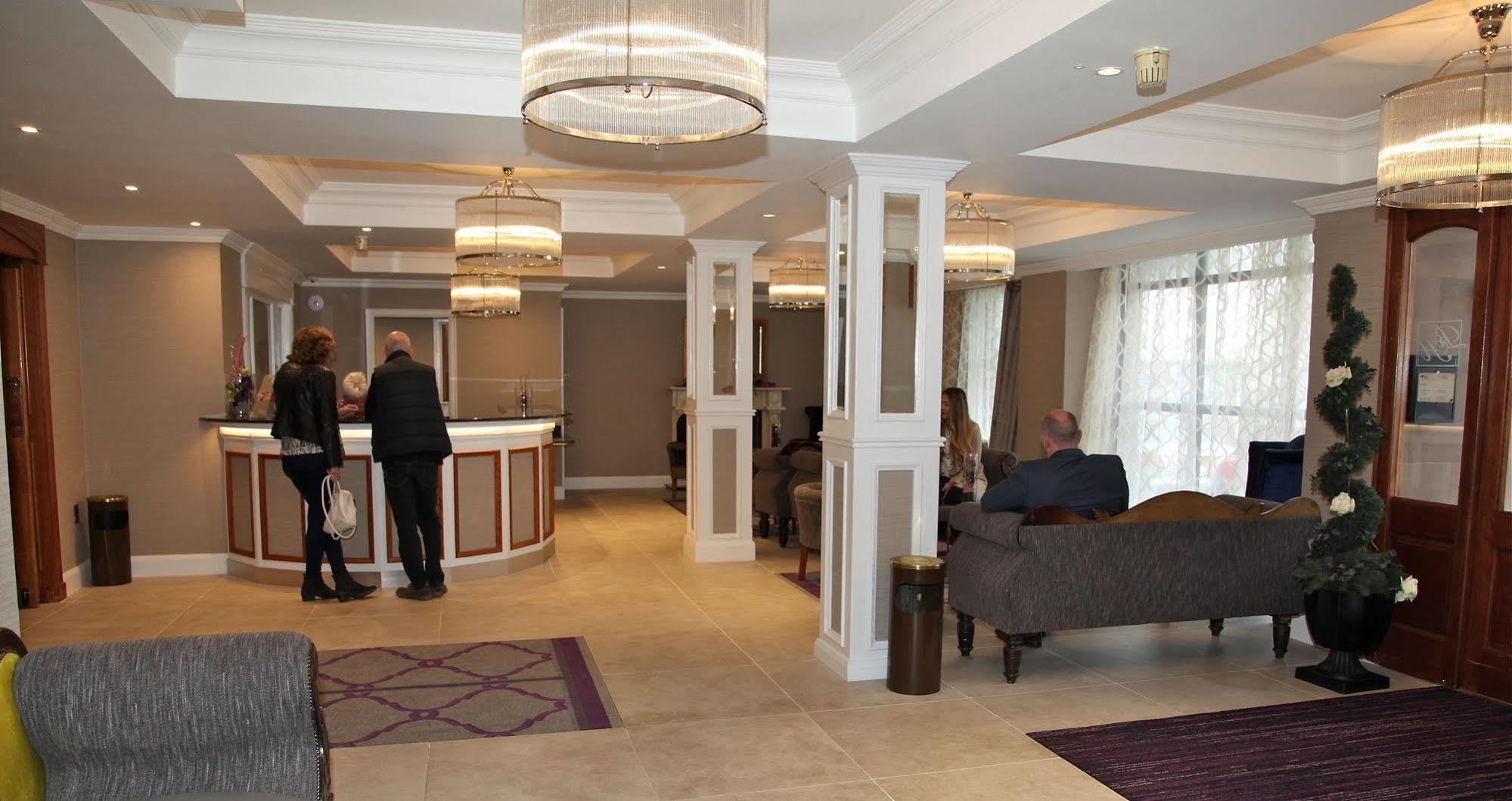 The Royal Hotel Cookstown Eksteriør billede
