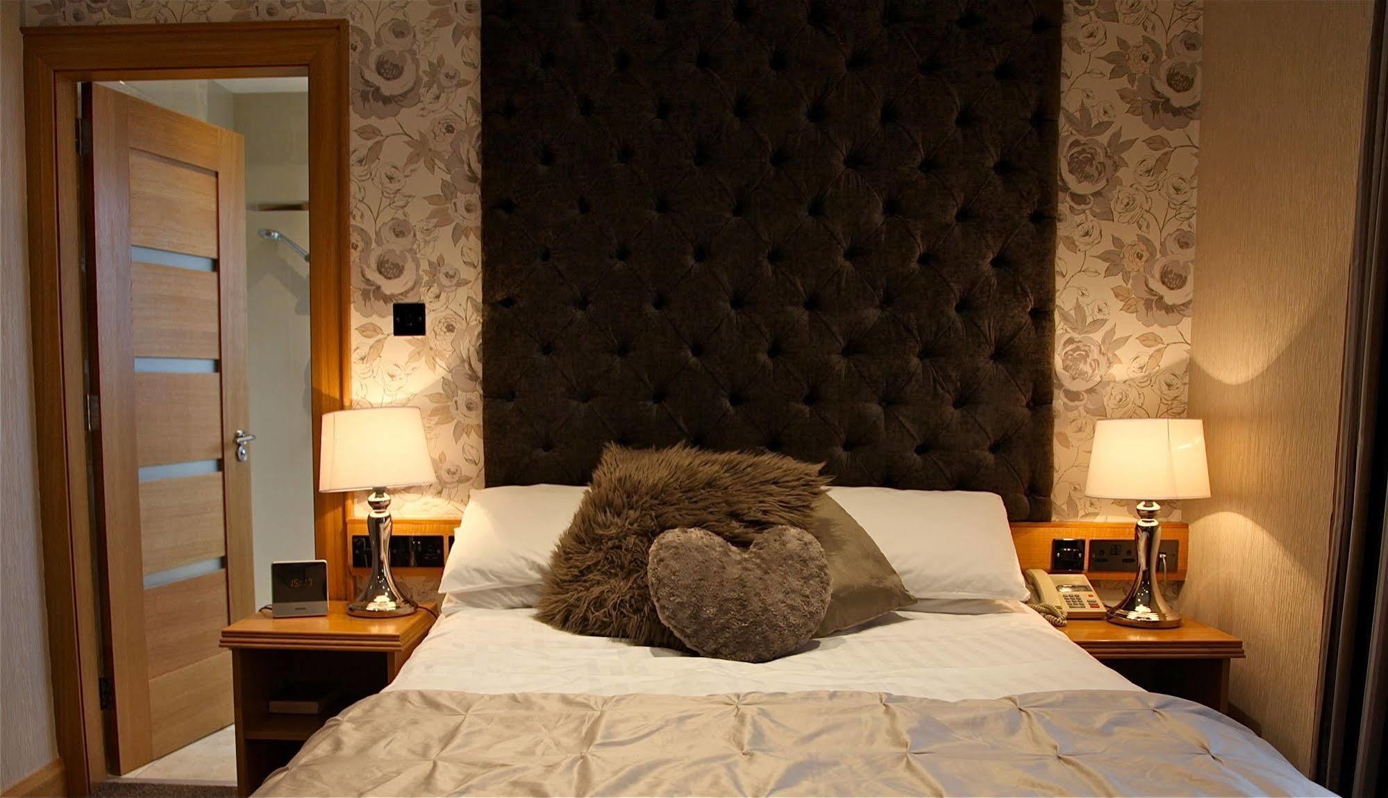 The Royal Hotel Cookstown Eksteriør billede